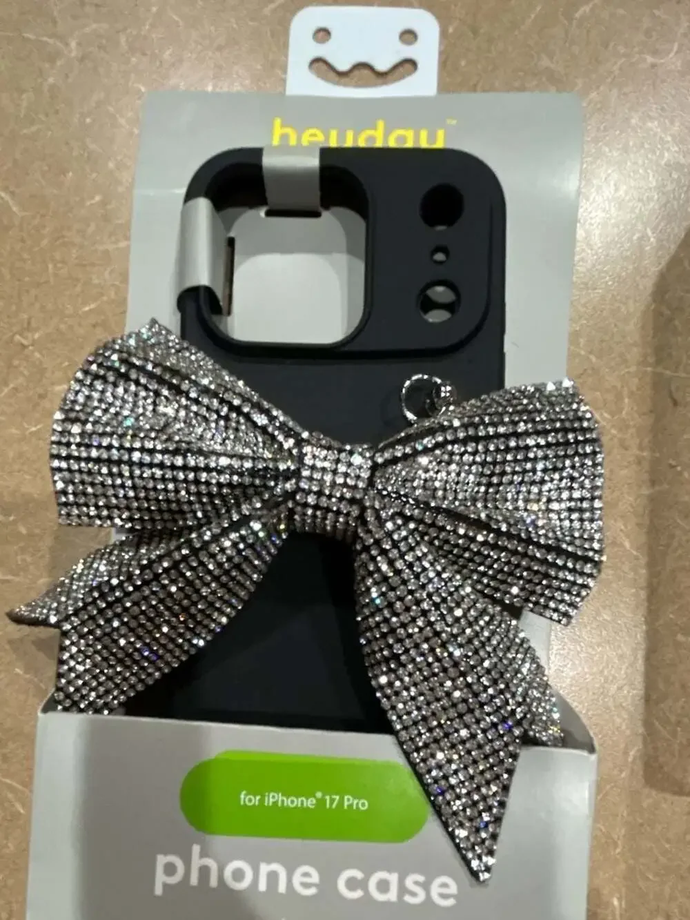 BUNDLE DEAL!!!! IPHONE 17 PRO AND USB-C CABLE WRISLET